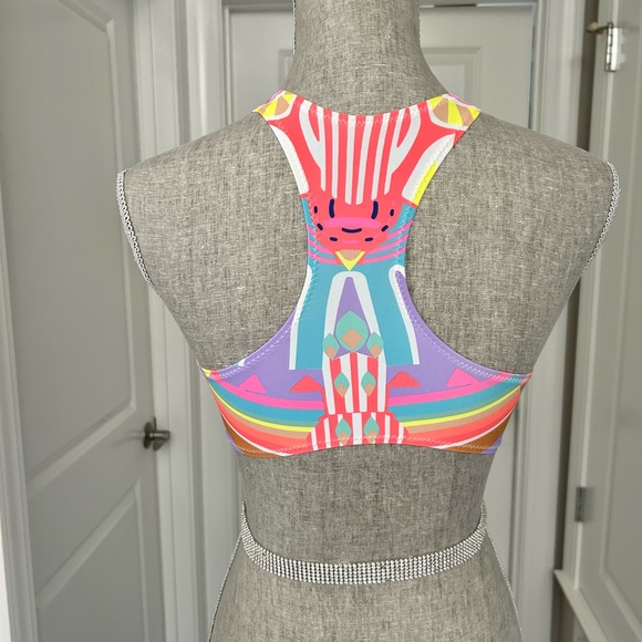 Cute & Colorful Amazon Sporty, Halter Style Swimsuit Racerback Top Size Small - Picture 4 of 7